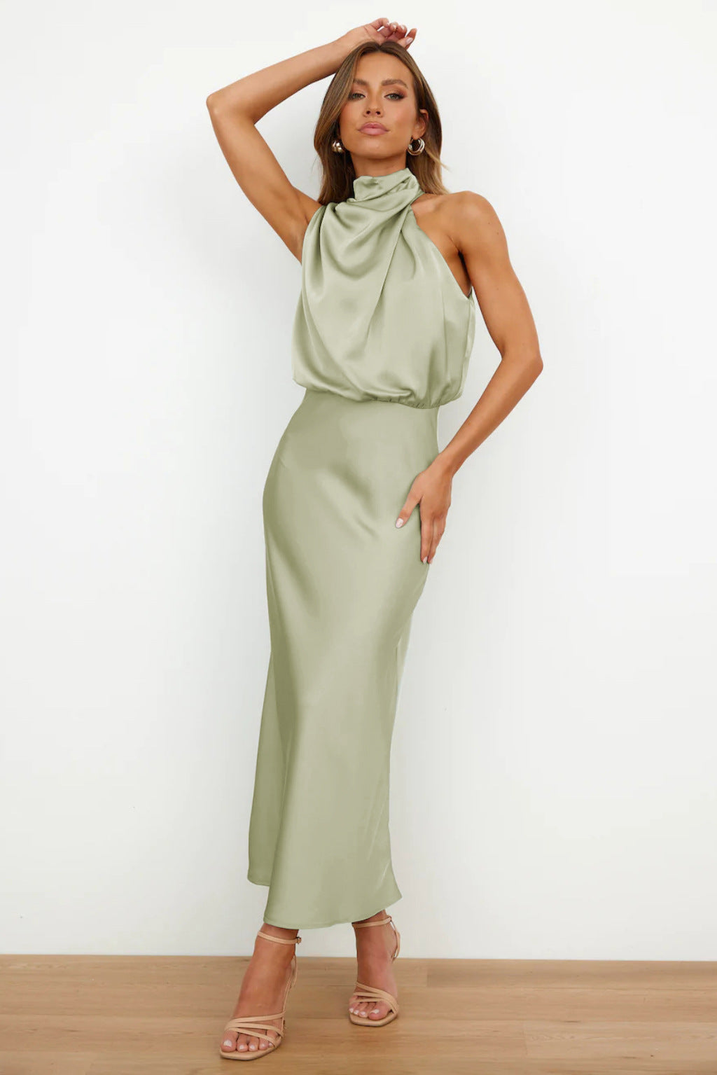 Carlina | Langes Maxikleid für Damen mit Halterneck und Neckholder-Ausschnitt