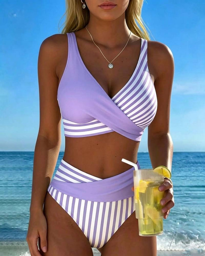 Giulia | Bikini mit V-Ausschnitt und gestreiftem Design