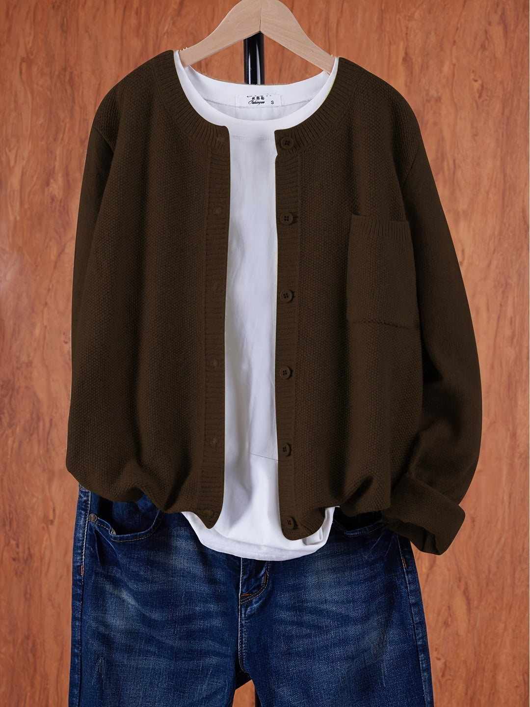 Helene | Damen Strickjacke mit Rundhalsausschnitt, Knöpfen und Tasche