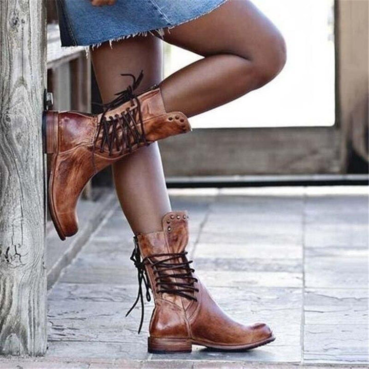 Concetta | Stiefel für Damen mit Schnürsenkeln und flachem Absatz