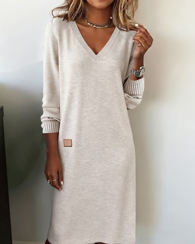 Carmen | Pulloverkleid für Damen mit V-Ausschnitt und langen Ärmeln