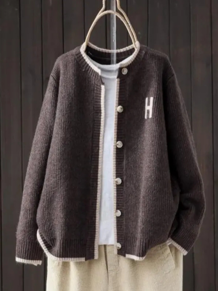 Die Helene | Klassischer Cardigan für Damen mit Rundhalsausschnitt