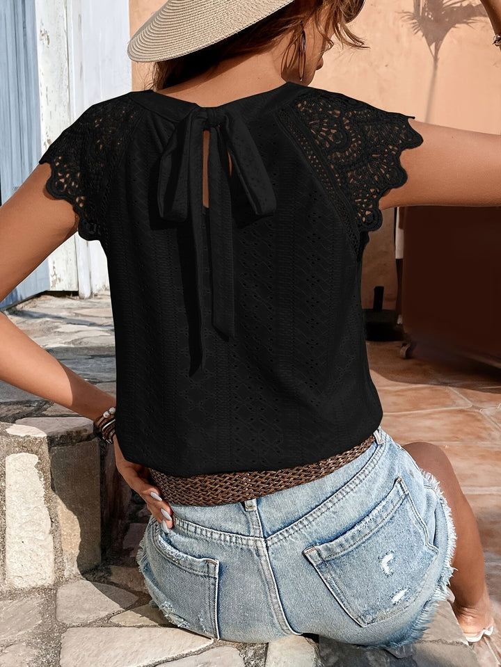 Keshia | Elegante Bluse für Damen mit Ösen und Bindeband