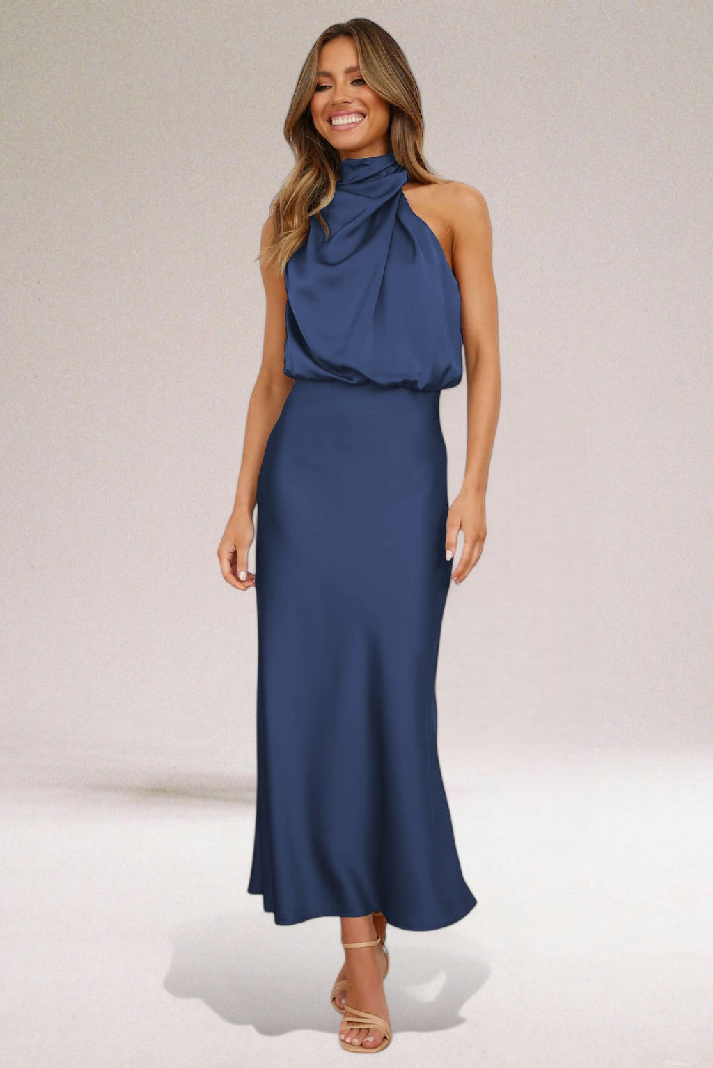 Flavia | Elegantes Halterkleid für Damen mit Wasserfallausschnitt