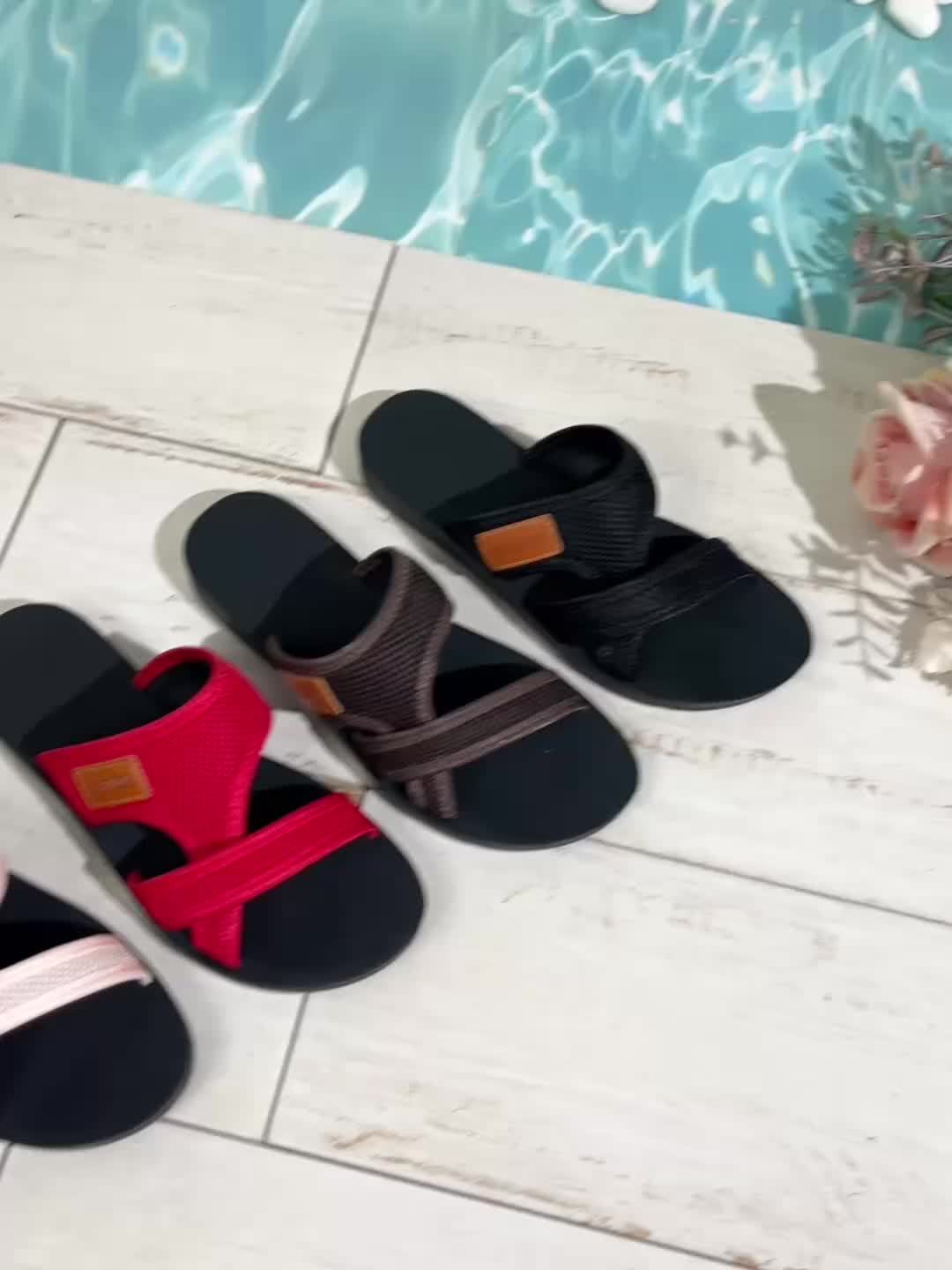 Gaia | Atmungsaktive Mesh-Slidesandalen für Damen mit flachem Absatz