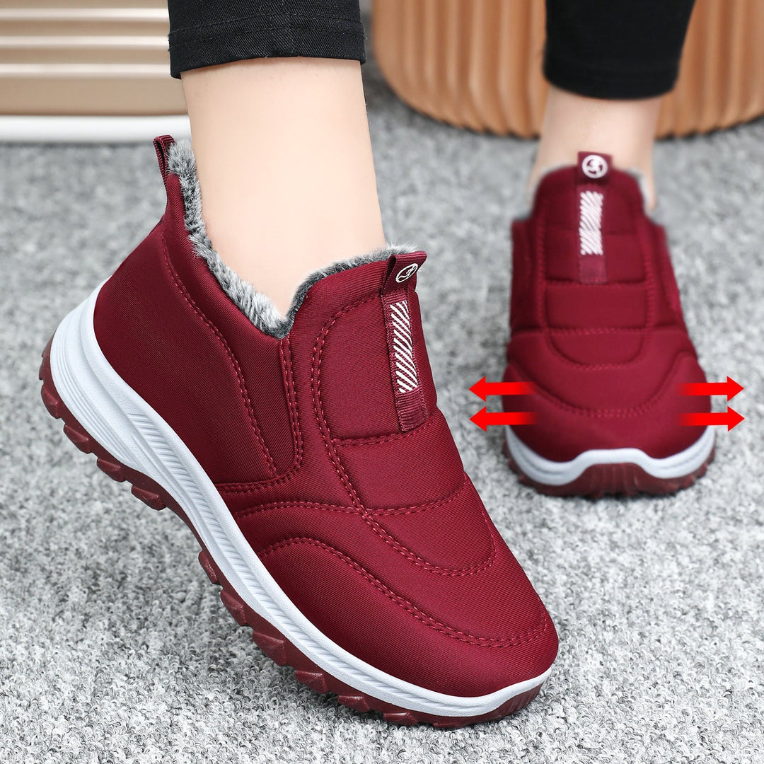 Stivali invernali con gambale elasticizzato e suola antiscivolo