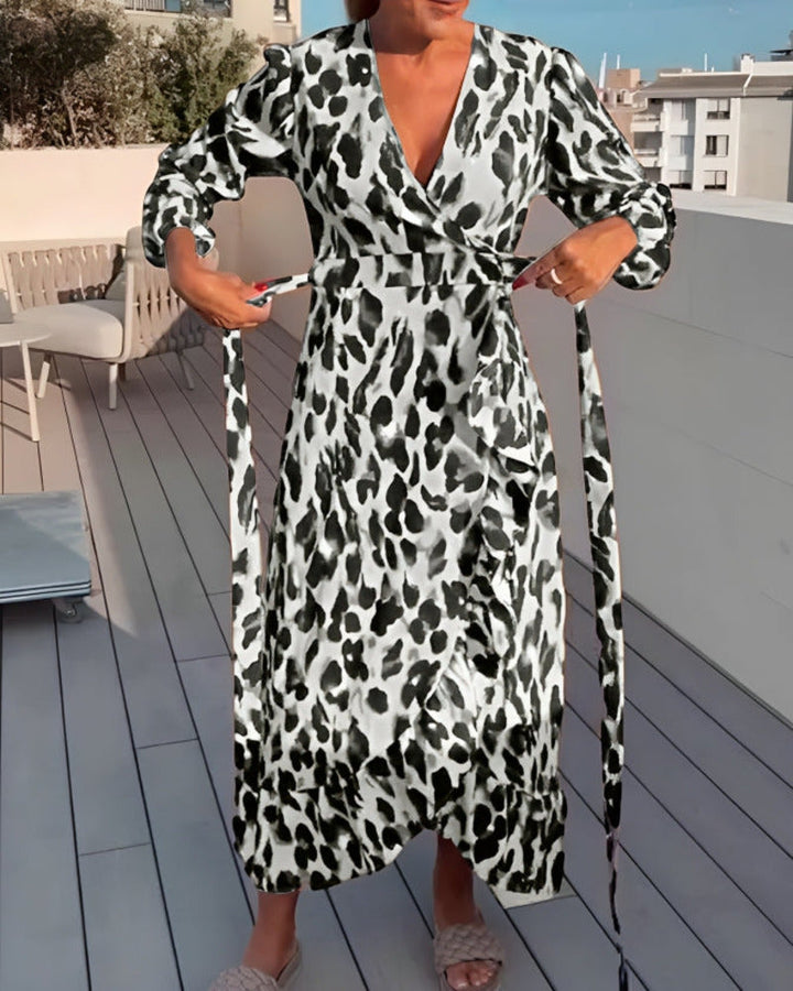 Stella | Midikleid für Damen mit Leopardenmuster und V-Ausschnitt