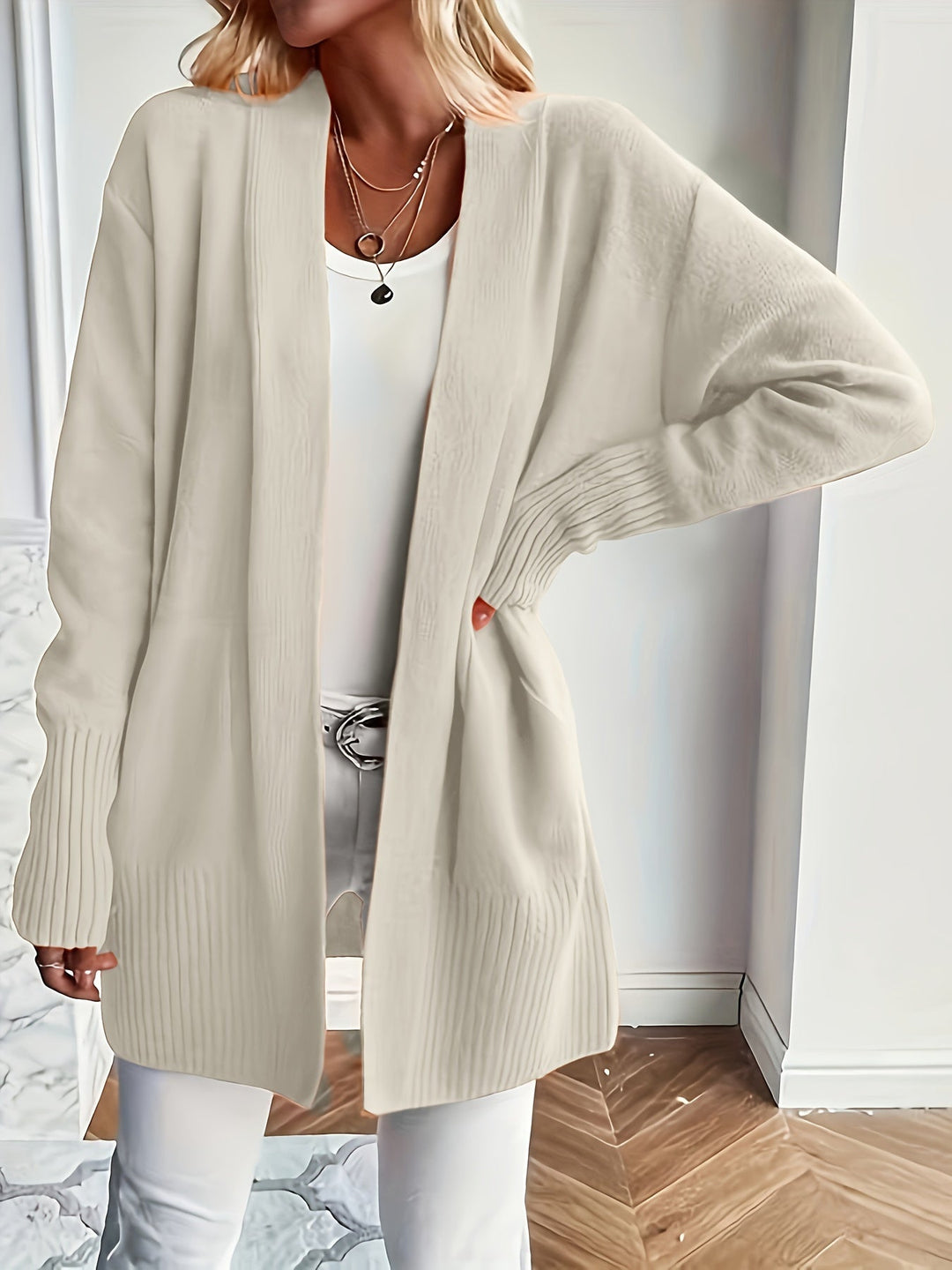 Flor | Gemütlicher Strickcardigan für Damen mit V-Ausschnitt und langen Ärmeln