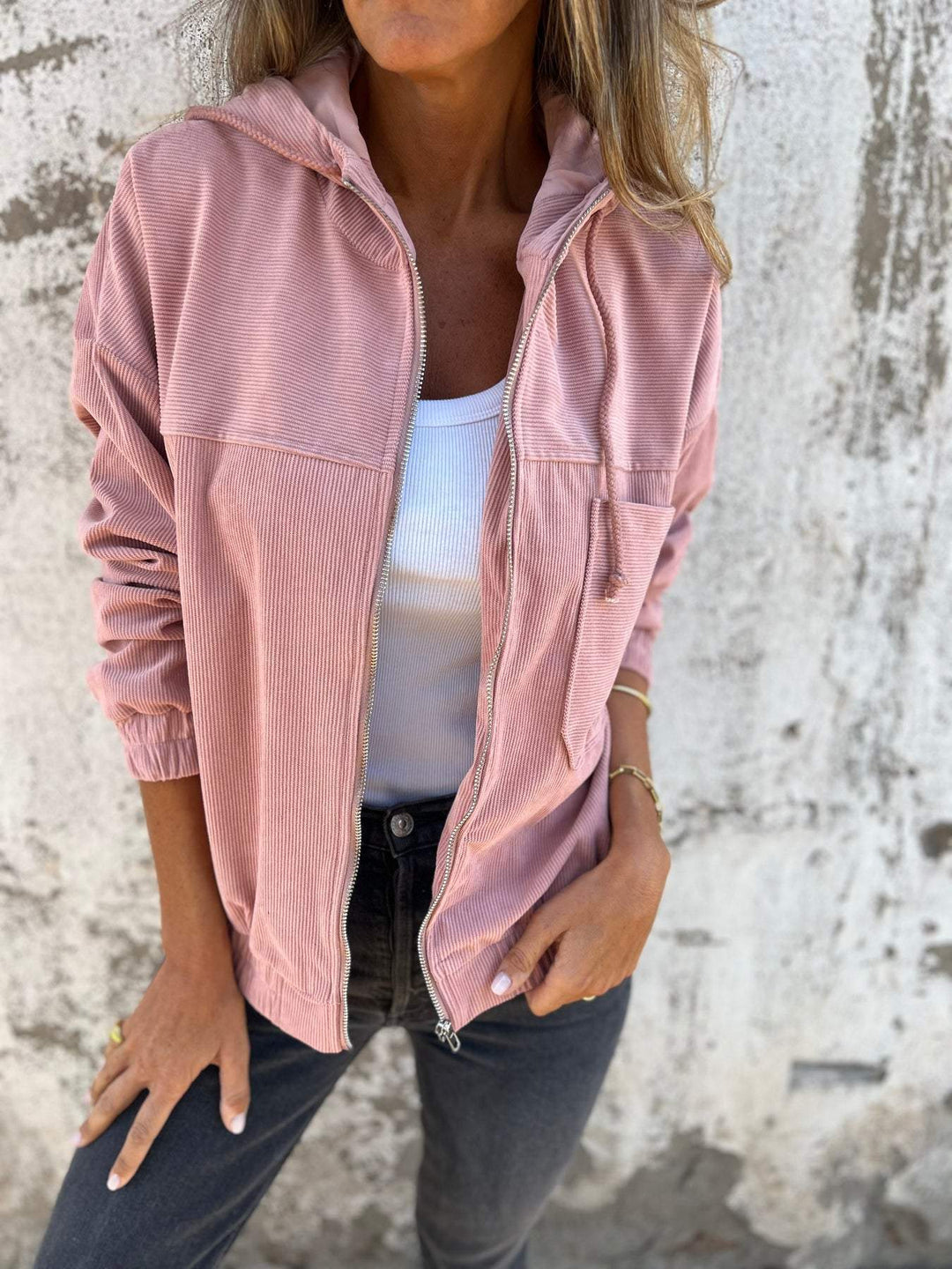 Concetta | Freizeitjacke für Damen mit Kapuze und Reißverschluss