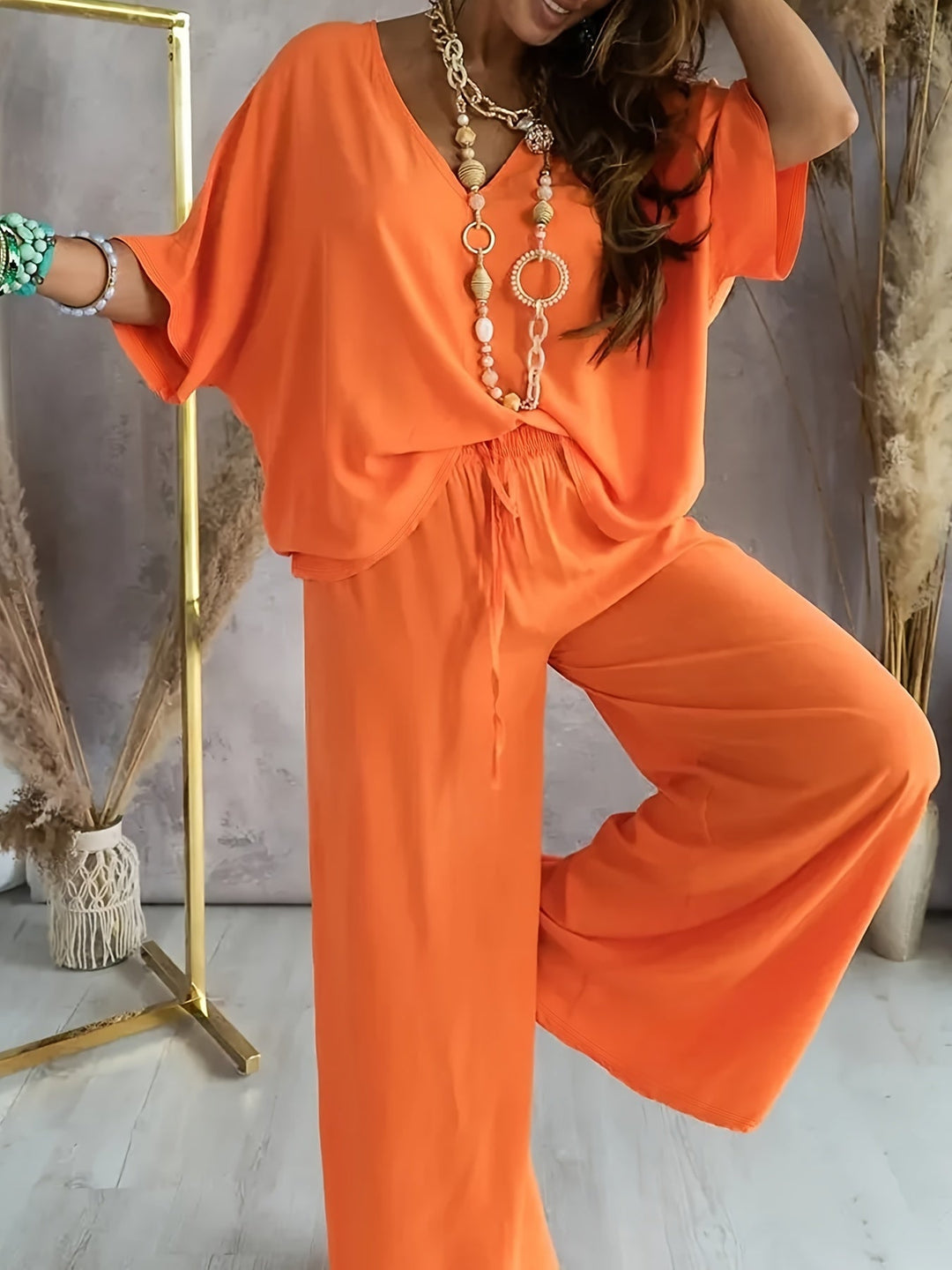 Farah | Stylisches einfarbiges Damen-Zweiteiler-Set mit V-Ausschnitt