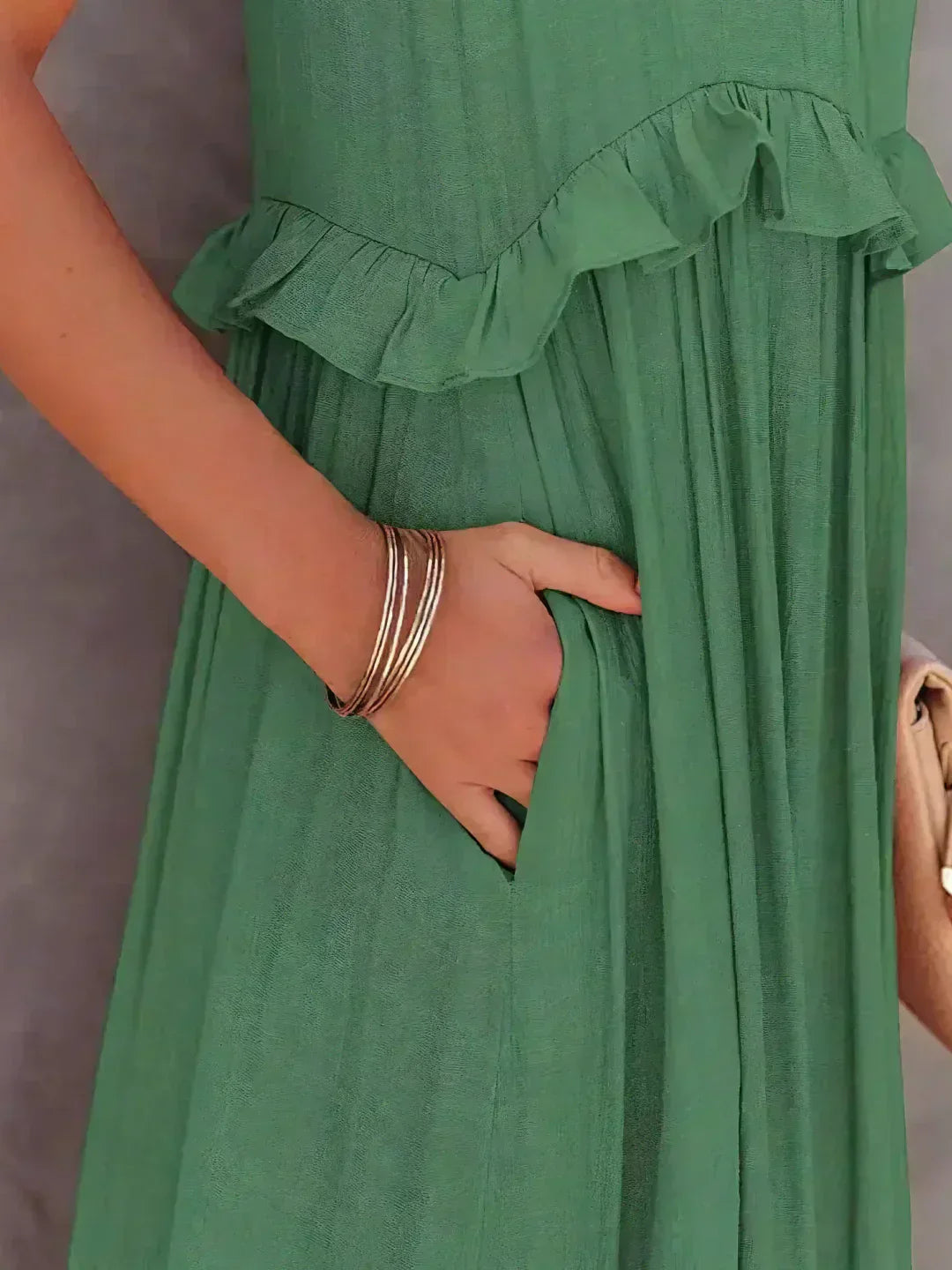 Emilia | Halter Ruffle Maxi Kleid mit langen Ärmeln