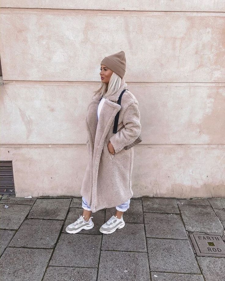 Zoe | Langer Teddymantel für Damen mit Rundhalsausschnitt und langen Ärmeln