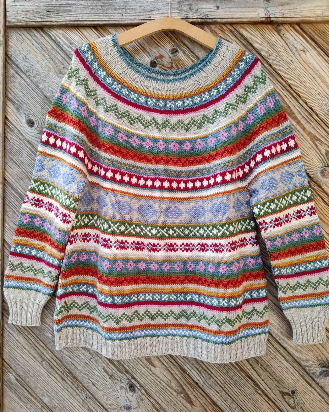 Fraja | Kuscheliger, modischer Pullover in kontrastierenden Farben für Damen