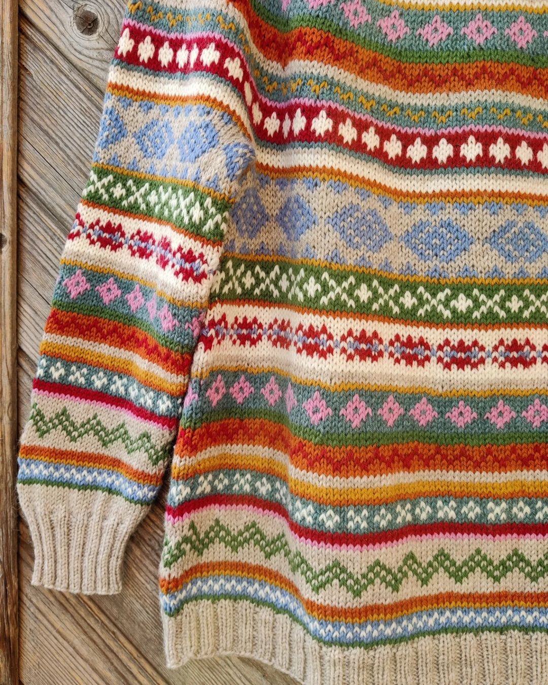 Fraja | Kuscheliger, modischer Pullover in kontrastierenden Farben für Damen