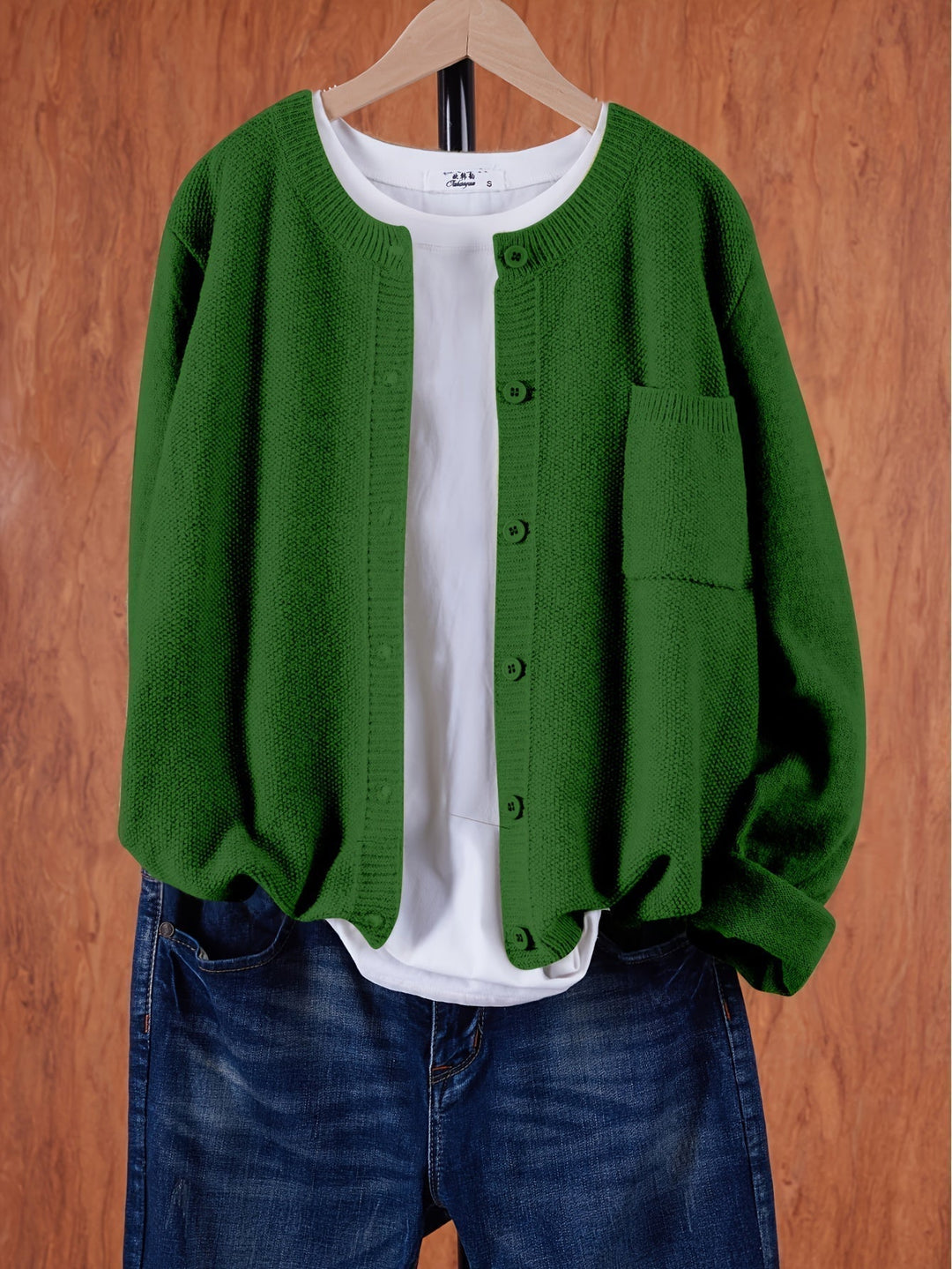 Helene | Damen Strickjacke mit Rundhalsausschnitt, Knöpfen und Tasche