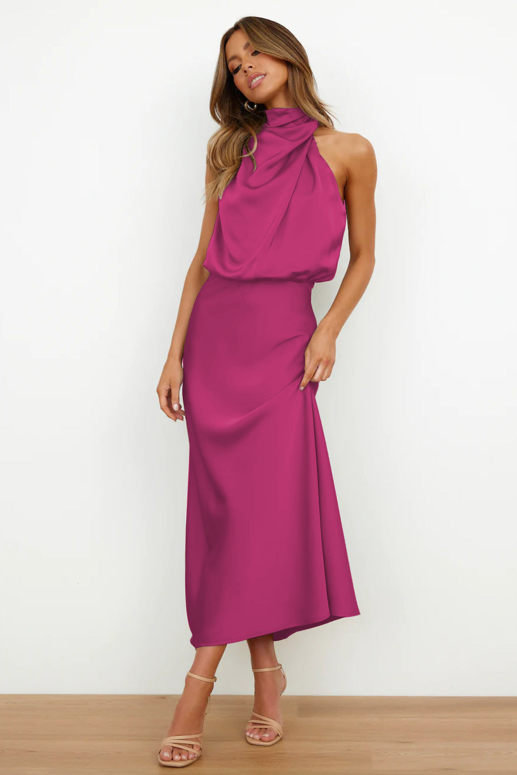 Carlina | Langes Maxikleid für Damen mit Halterneck und Neckholder-Ausschnitt