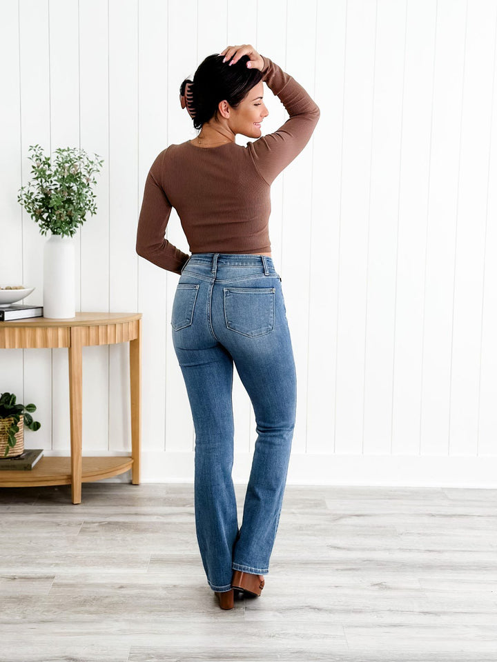 Jeanie | Die Heilige Gral Bootcut Jeans für Damen mit mittlerem Bund