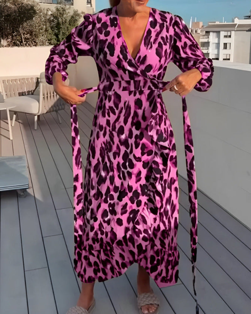 Stella | Midikleid für Damen mit Leopardenmuster und V-Ausschnitt