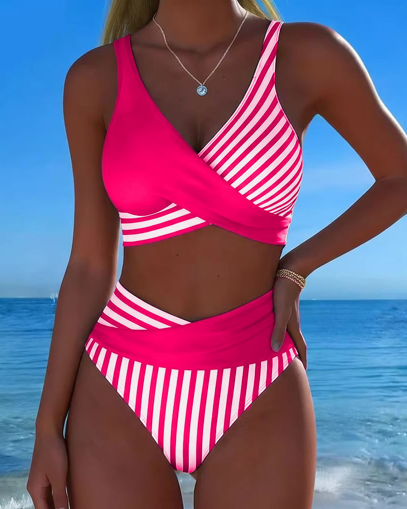 Giulia | Bikini mit V-Ausschnitt und gestreiftem Design