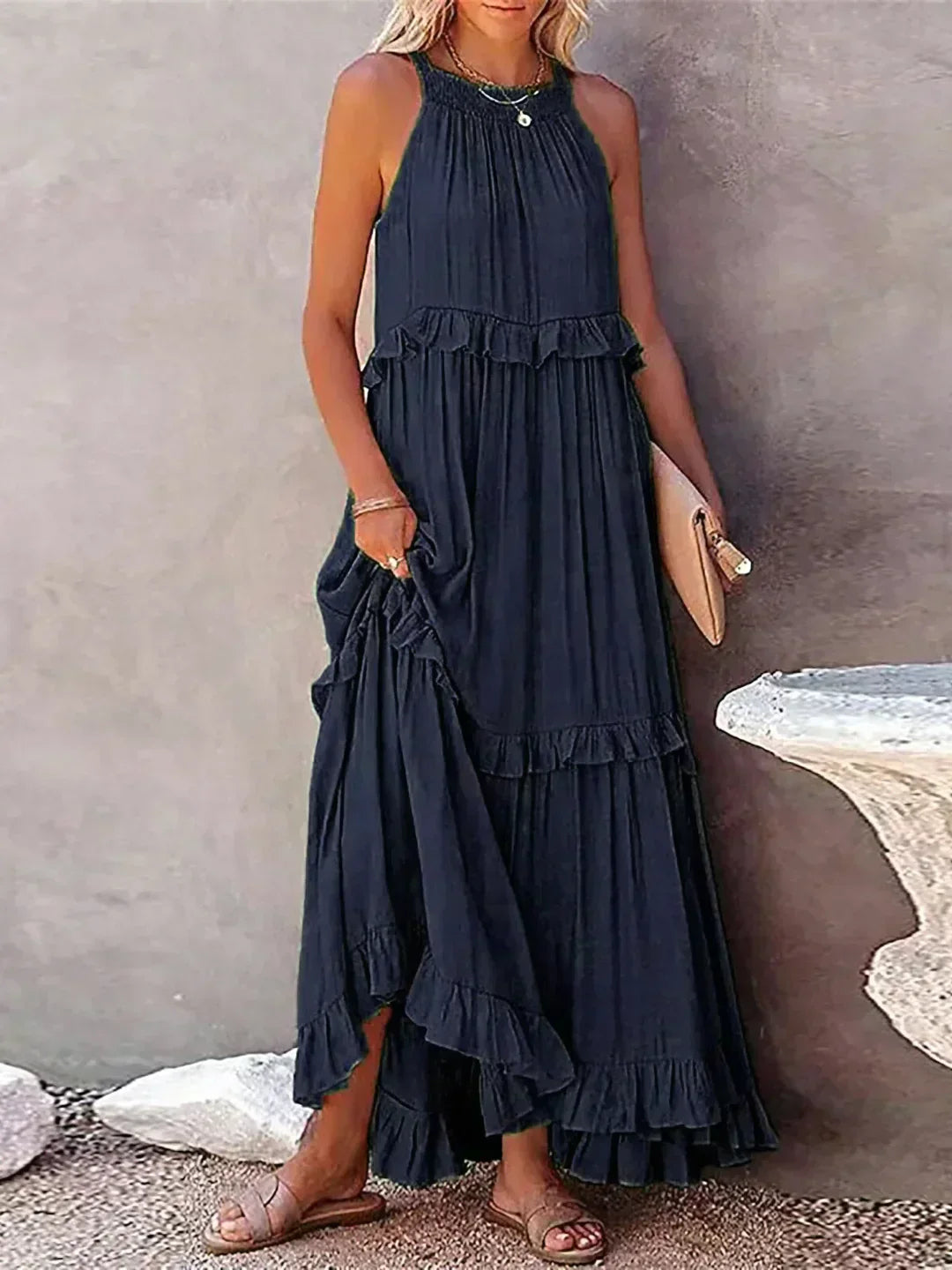 Emilia | Halter Ruffle Maxi Kleid mit langen Ärmeln