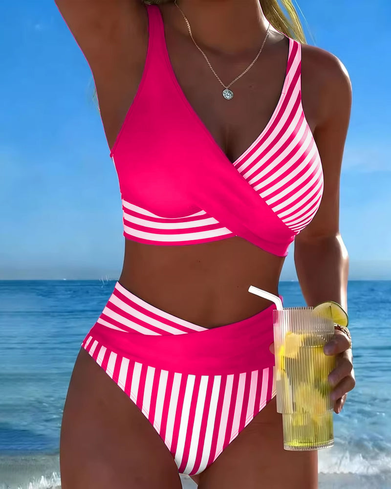 Giulia | Bikini mit V-Ausschnitt und gestreiftem Design
