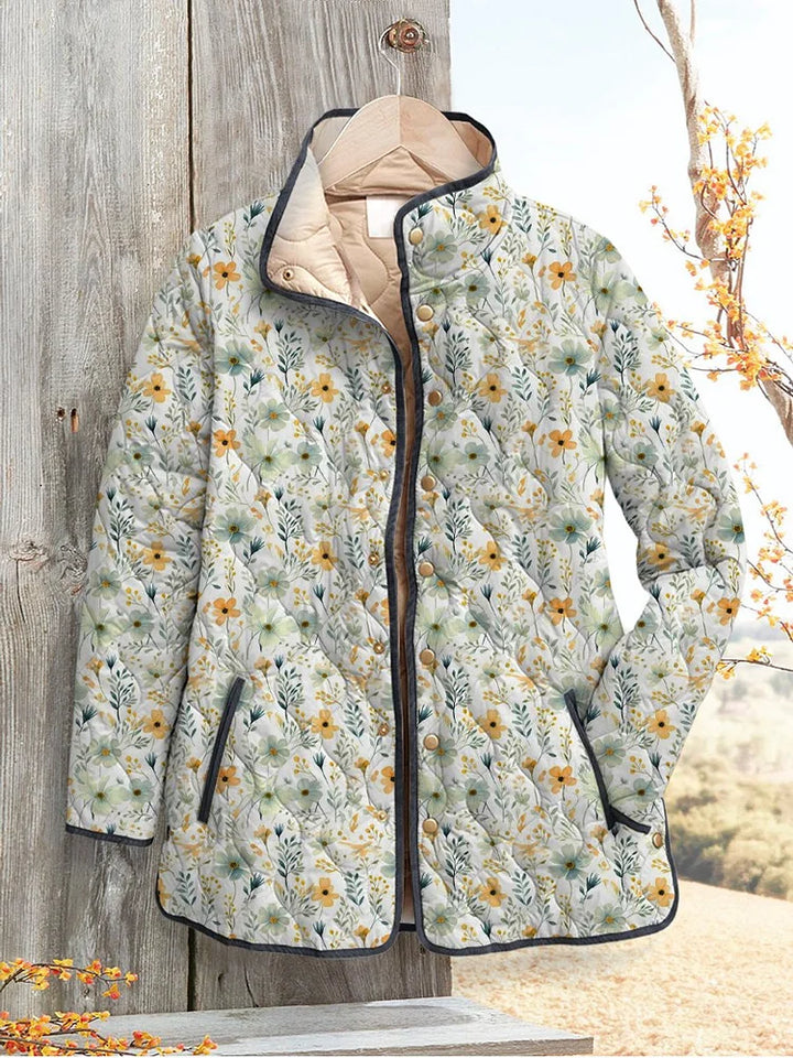 Wunderschönes Blumenmuster auf einer lässigen, gesteppte Jacke