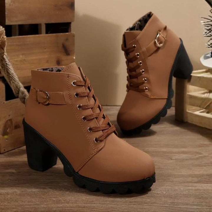 Mina | Schicke Schnürstiefeletten für Damen mit Metallschnalle