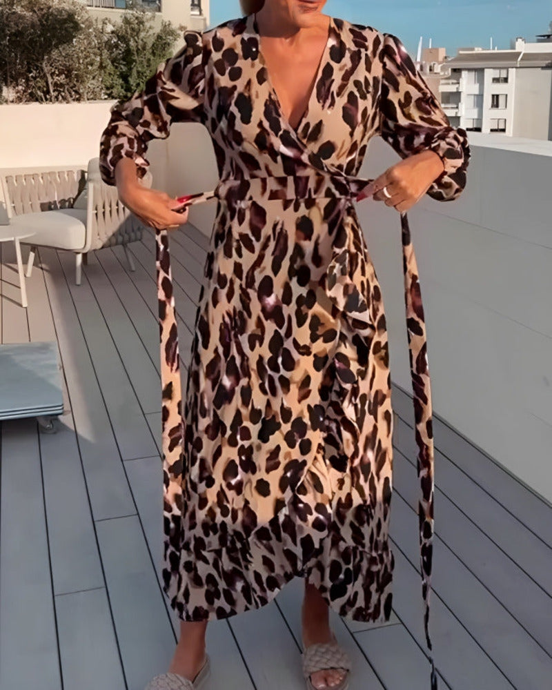 Stella | Midikleid für Damen mit Leopardenmuster und V-Ausschnitt