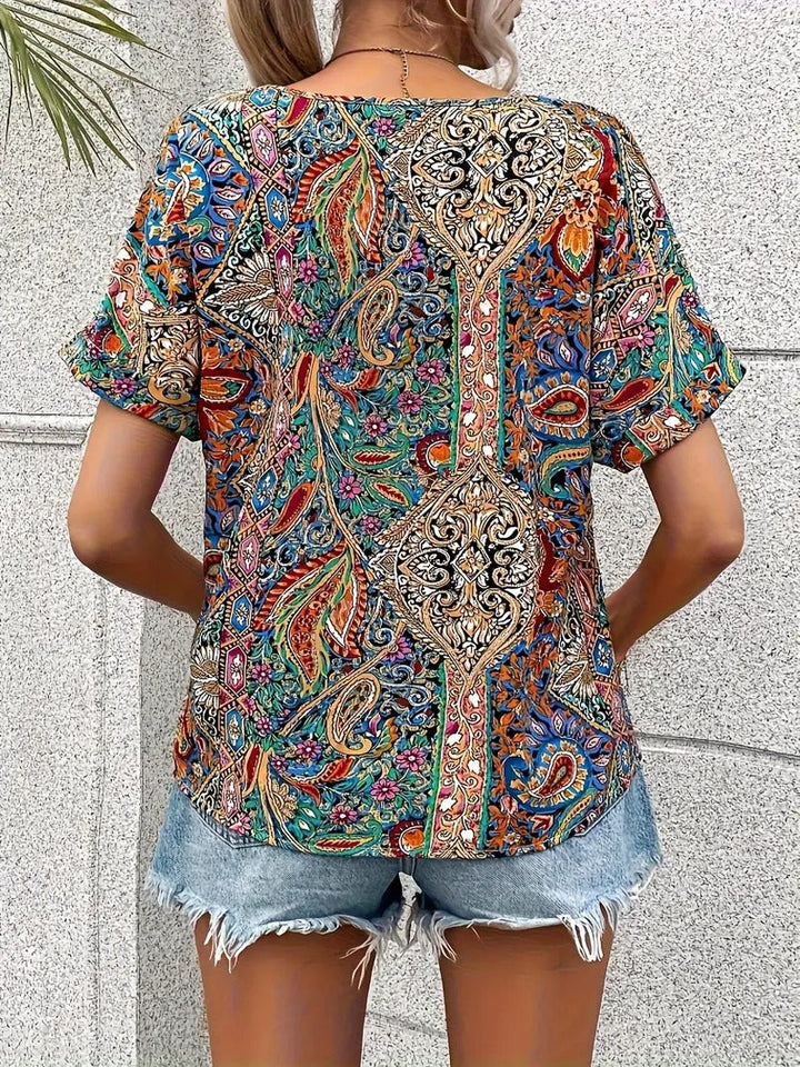 Livia | Lockeres Sommer-Paisley-Top für Damen mit V-Ausschnitt und kurzen Ärmeln