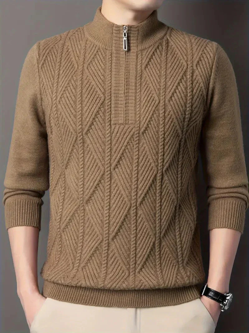 Brit und Boho | Der Everest Kabelstrickpullover mit Stehkragen