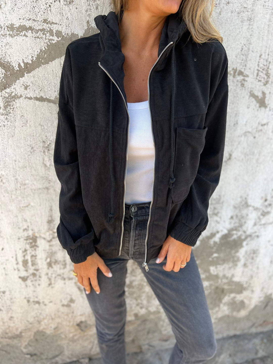 Concetta | Freizeitjacke für Damen mit Kapuze und Reißverschluss