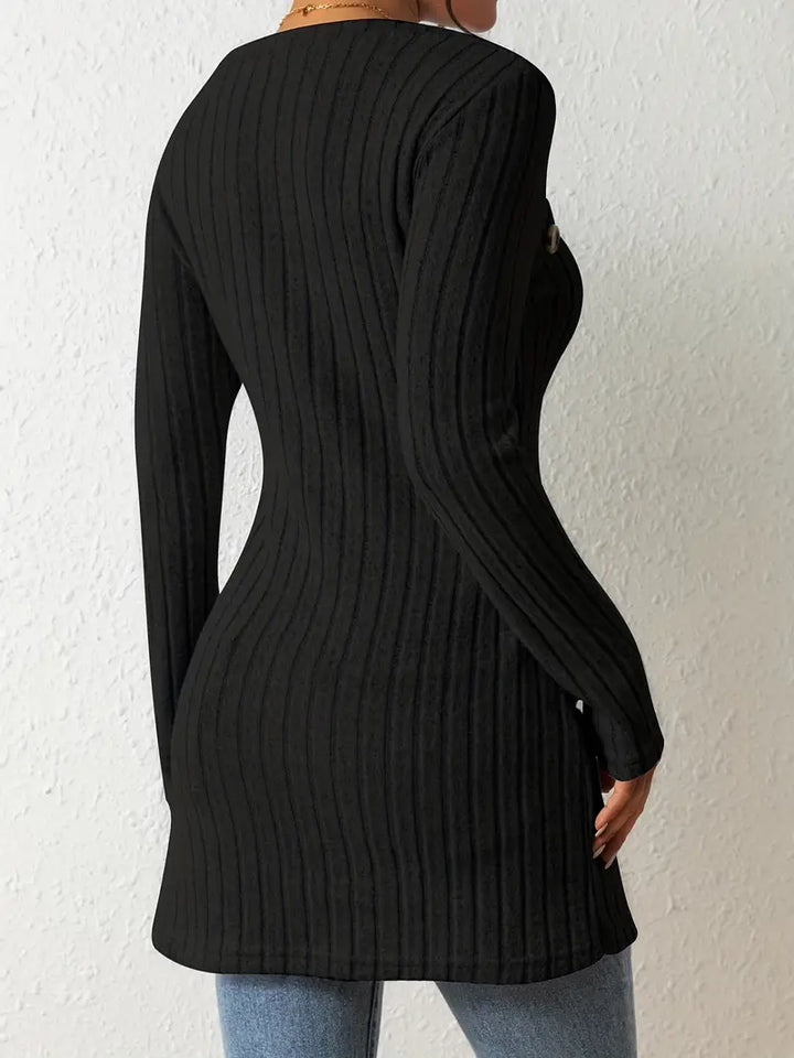Julia | Asymmetrisches Top für Damen mit Knöpfen und Rippenstruktur