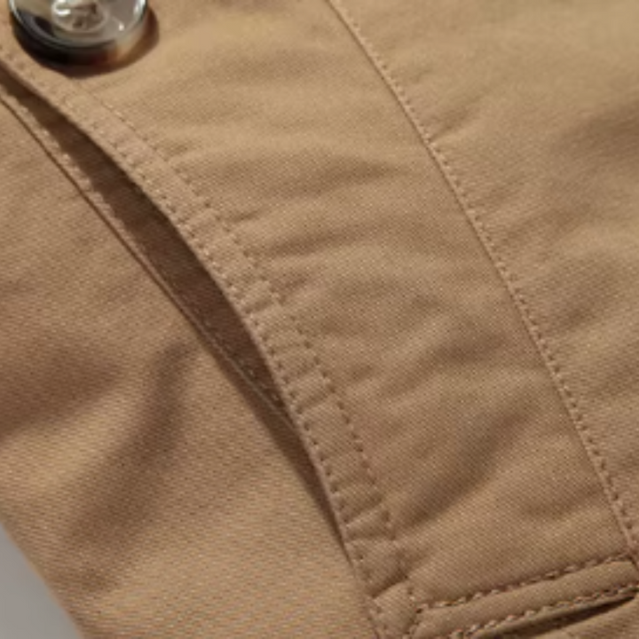 Eleganter Gepolsterter Trenchcoat für Herren mit langen Ärmeln