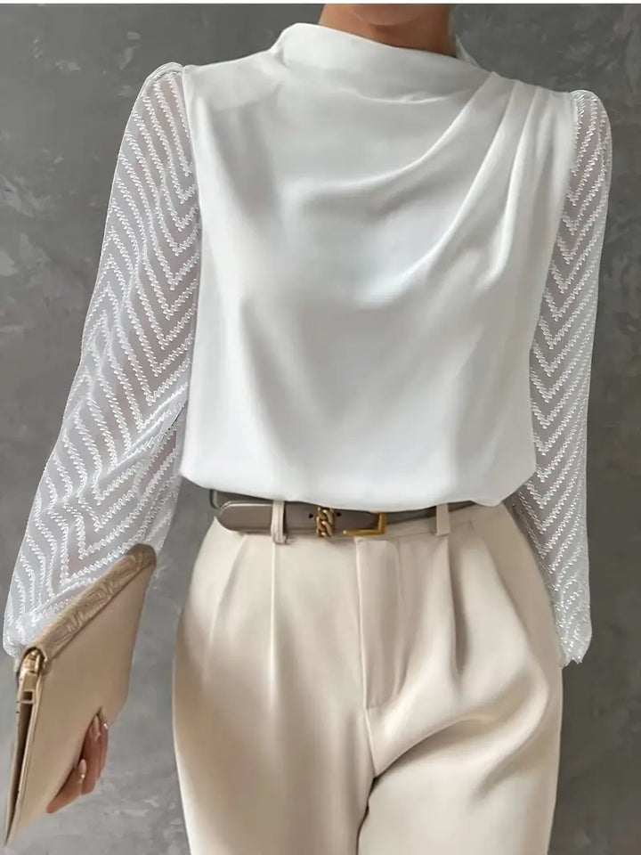 Samanta | Mocha-Bluse für Damen mit gerafftem Ausschnitt und transparenten Ärmeln
