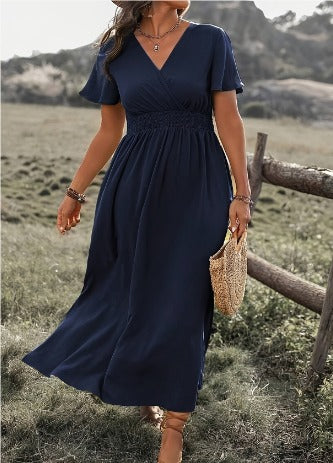 Laura | Elegantes Sommerkleid für Damen mit V-Ausschnitt und kurzen Ärmeln