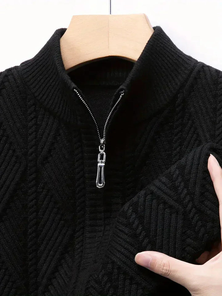Brit und Boho | Der Everest Kabelstrickpullover mit Stehkragen