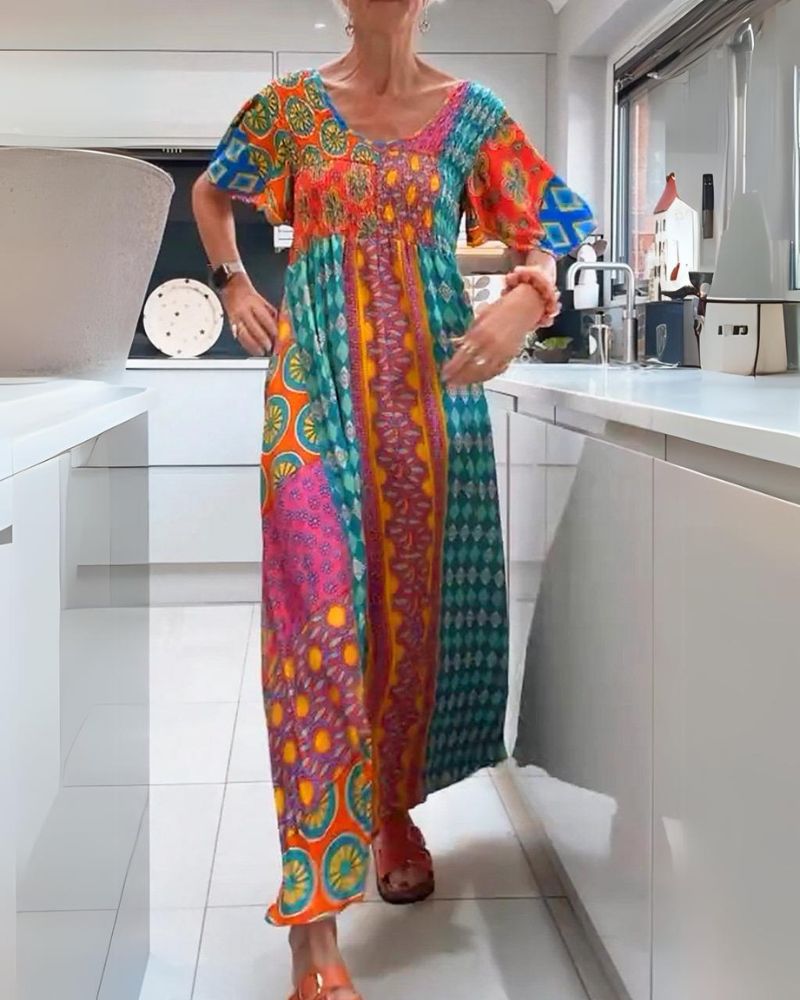 Melania | Buntes Bohemian Midikleid für Damen mit Rundhalsausschnitt