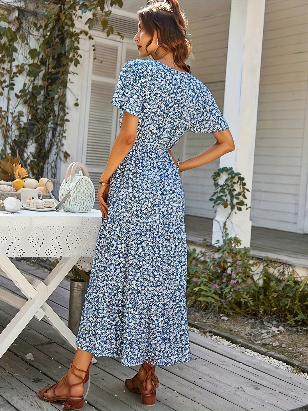 Selina | Elegante Maxikleid mit V-Ausschnitt und kurzen Ärmeln