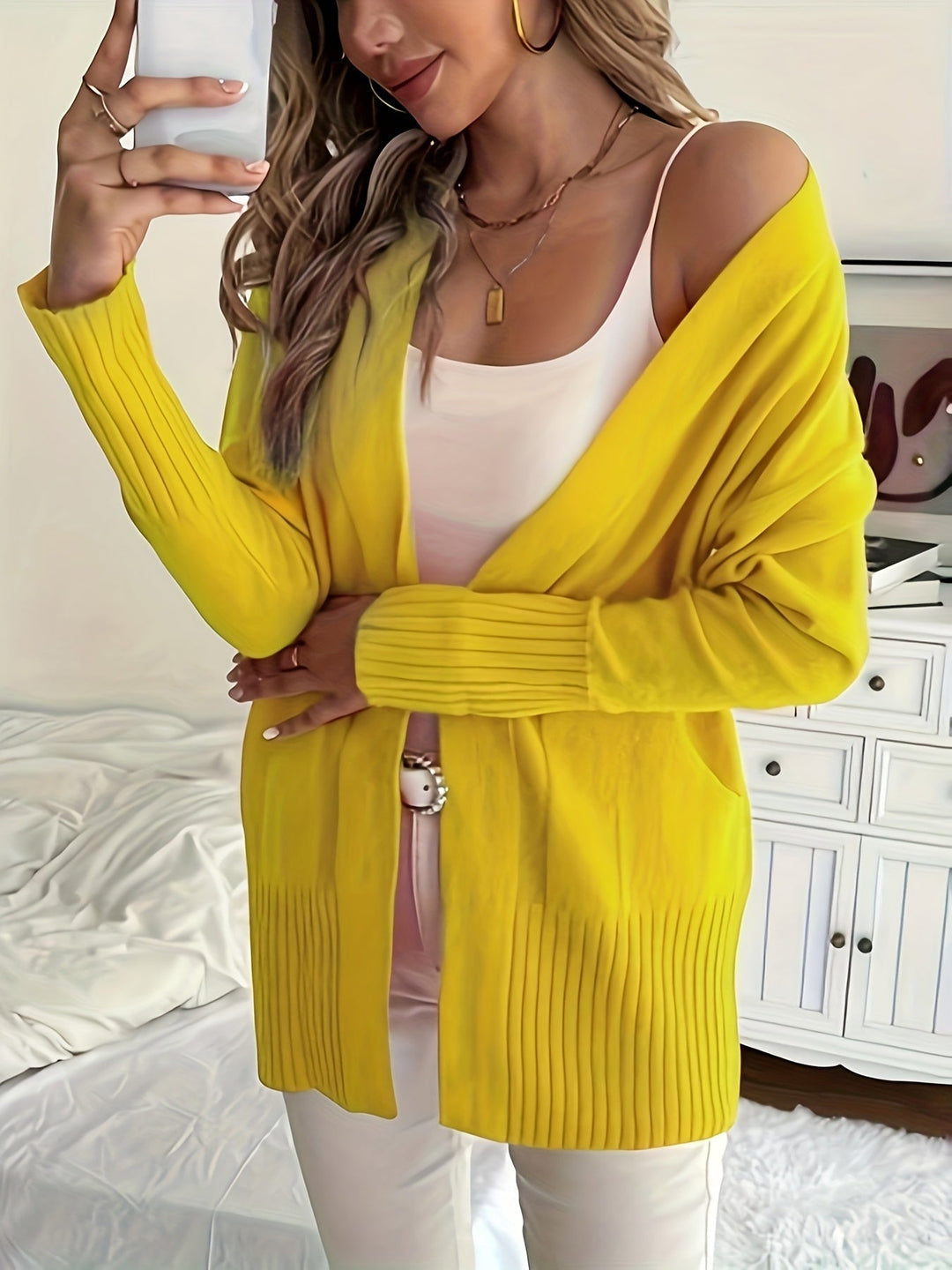 Flor | Gemütlicher Strickcardigan für Damen mit V-Ausschnitt und langen Ärmeln