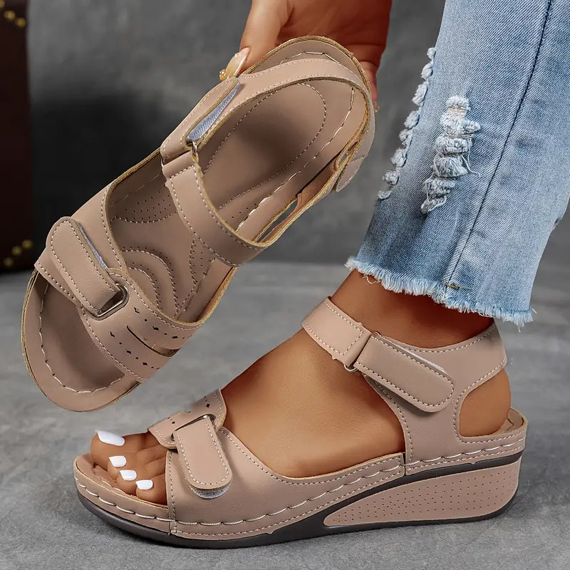 Ella | Orthopädische Keilsandalen für Damen mit mittelhohem Absatz