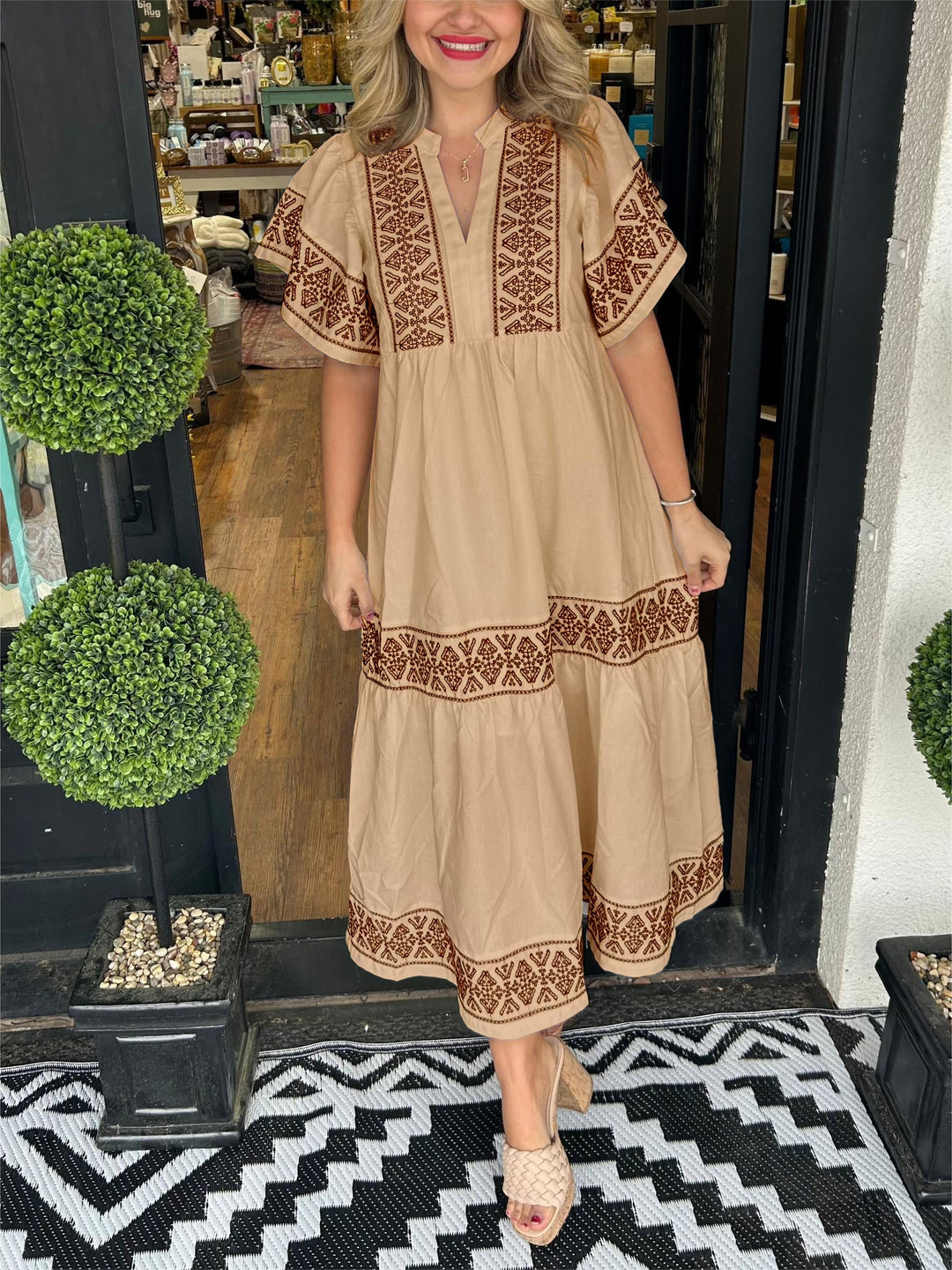 Hanna | Elegantes Boho-Midikleid für Damen mit V-Ausschnitt und kurzen Ärmeln