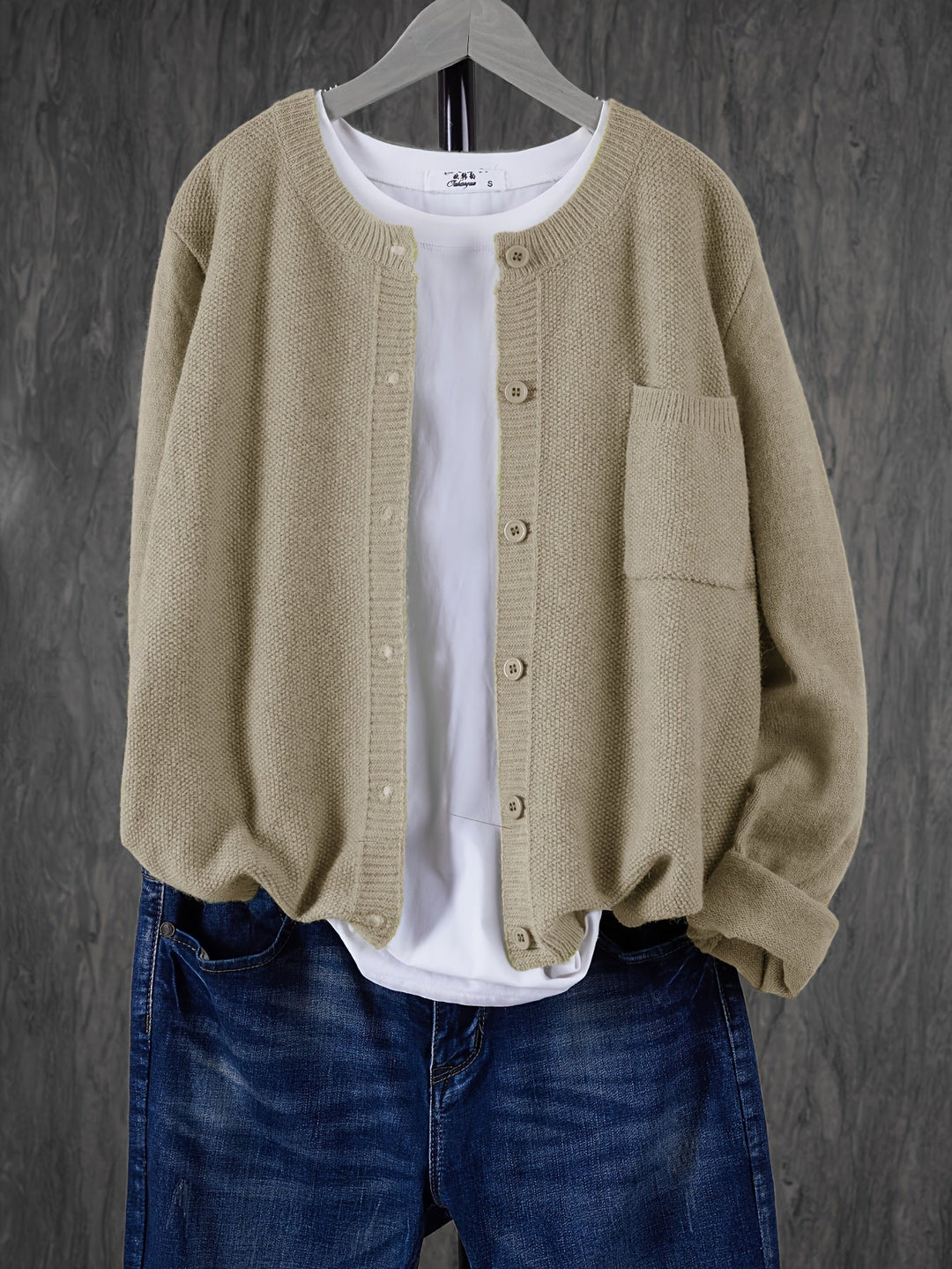 Helene | Damen Strickjacke mit Rundhalsausschnitt, Knöpfen und Tasche