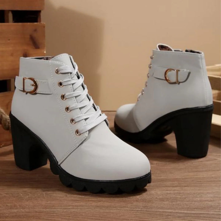 Mina | Schicke Schnürstiefeletten für Damen mit Metallschnalle