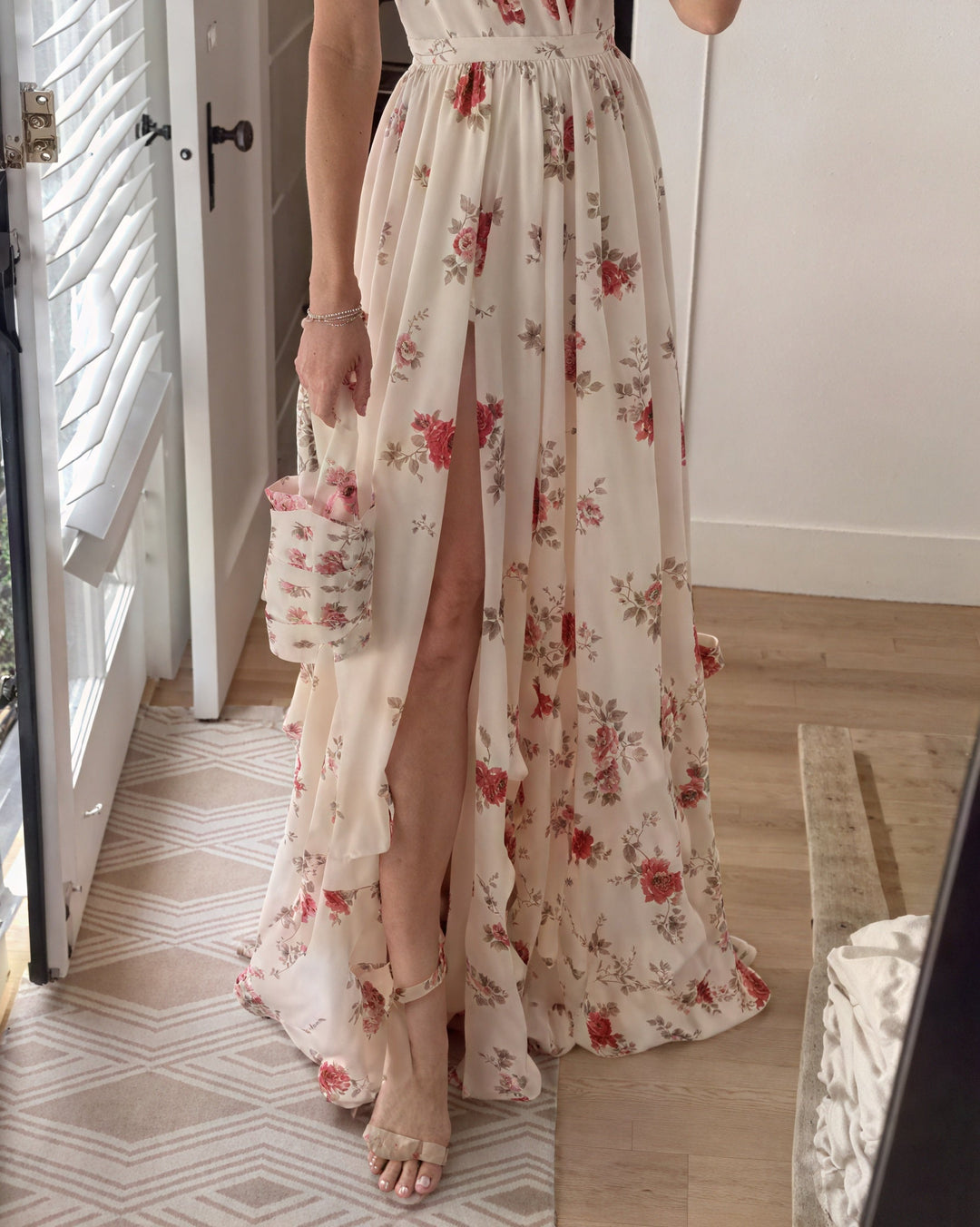 Damen-Maxikleid mit Seitenschlitz und Blumenmuster