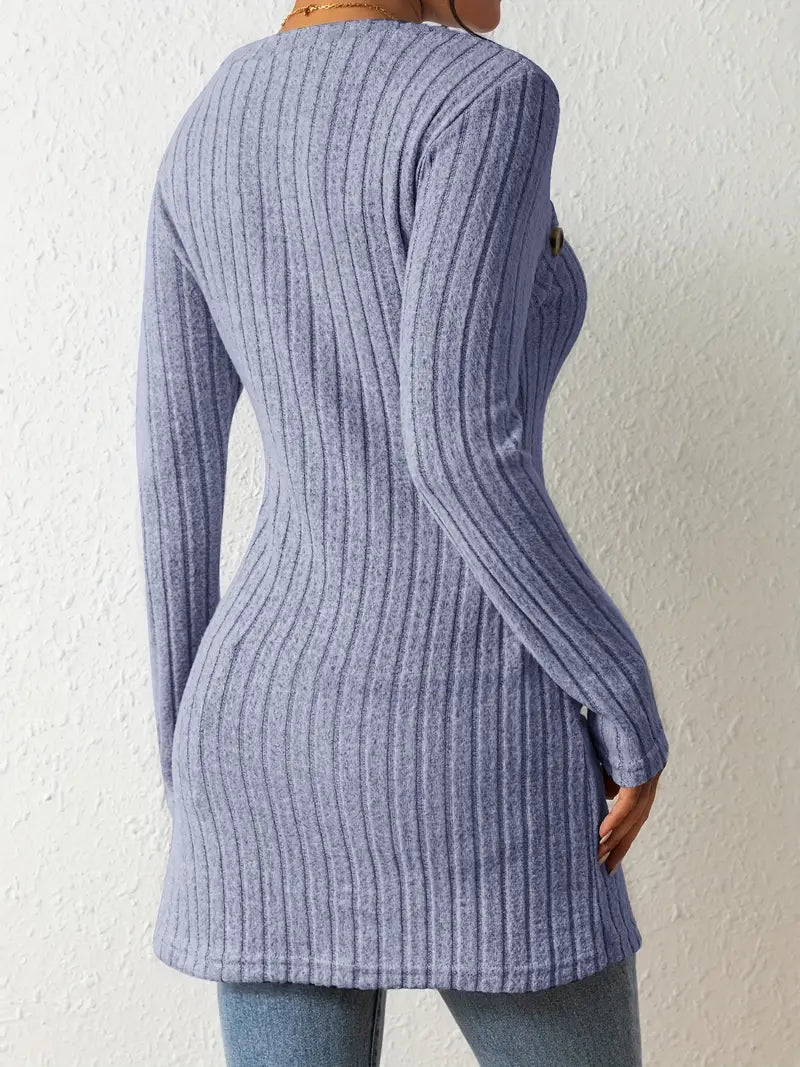 Julia | Asymmetrisches Top für Damen mit Knöpfen und Rippenstruktur