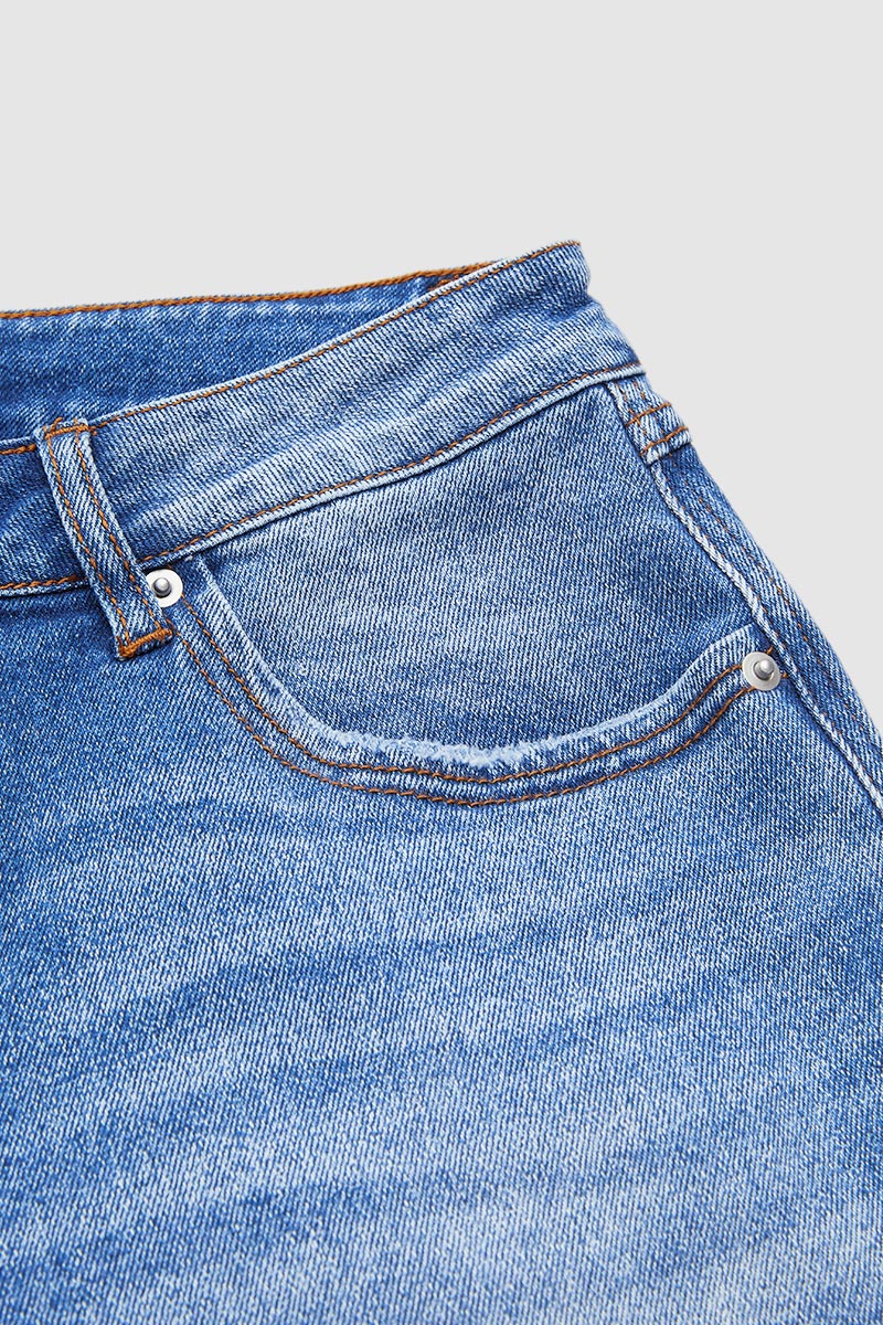 Jeans für Damen mit mittelhohem Bund und gerader Passform