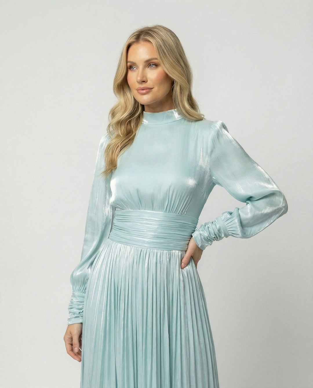 Damen Maxikleid mit langen Ärmeln und Plisseerock