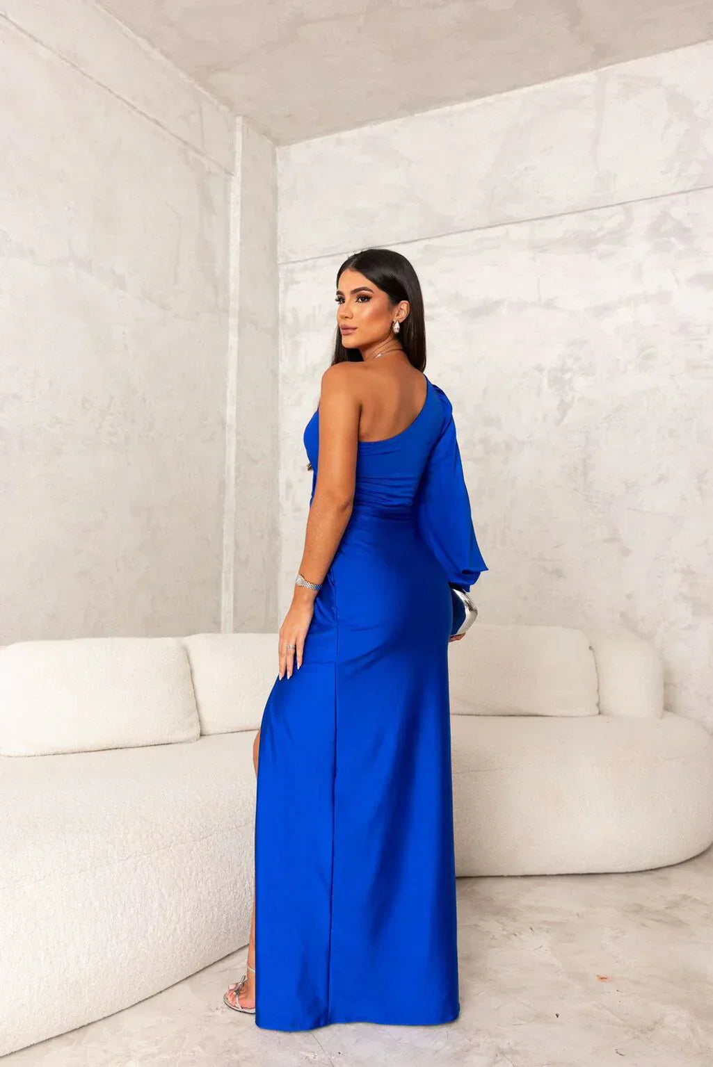 Alison | Elegantes Schlitz-Maxikleid für Damen mit asymmetrischem Ausschnitt