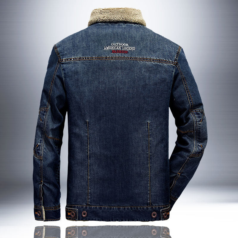 Herrenjacke mit Seitentaschen und Knöpfen