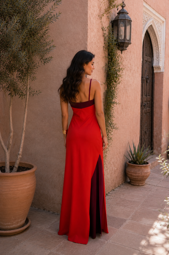 Damen Maxikleid mit Neckholder und Seitenschlitz